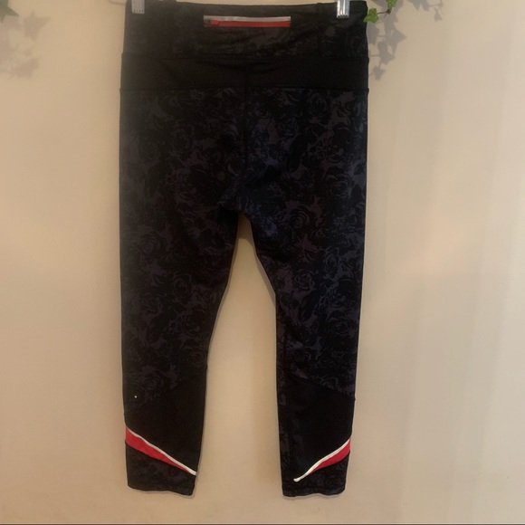 Hyba Activewear Floral/Stripes Capri - Picture 4 of 9